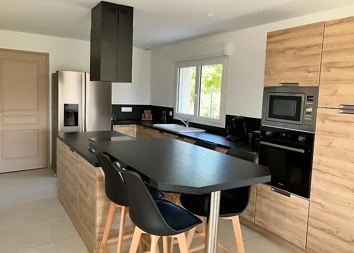 Au Pied Des Batteries * Longues-sur-Mer